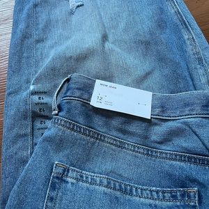 AE mom Jean size 12 never worn tags still on!